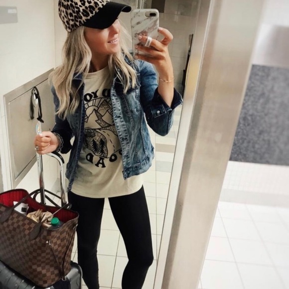 ❤LAST ONE❤FIND YOUR ROAD TEE ❤️ - Picture 4 of 6